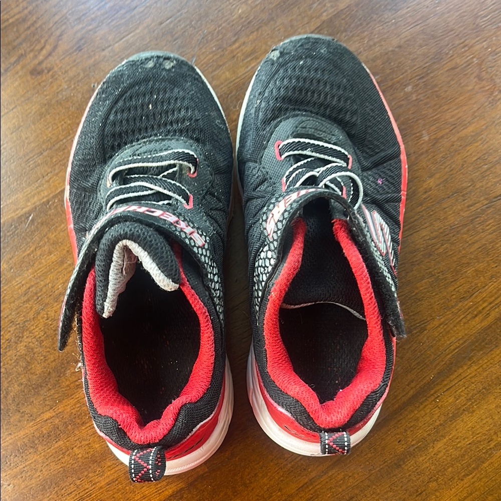 Skechers Black and Red Shoes 10